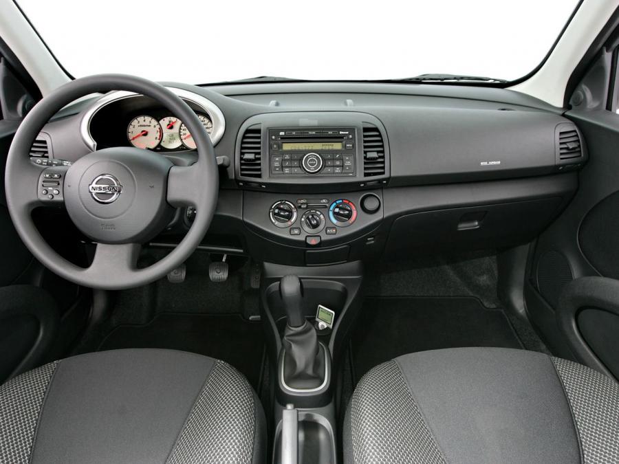 Торпедо Nissan Micra 5-Door (K12C) 2007 года  (фото 2 из 16)